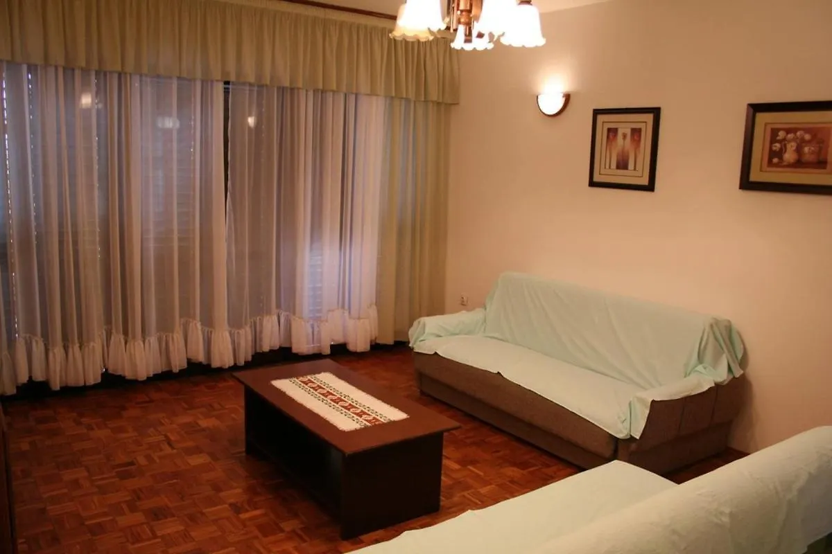 Apartments Susy Pula 0*,